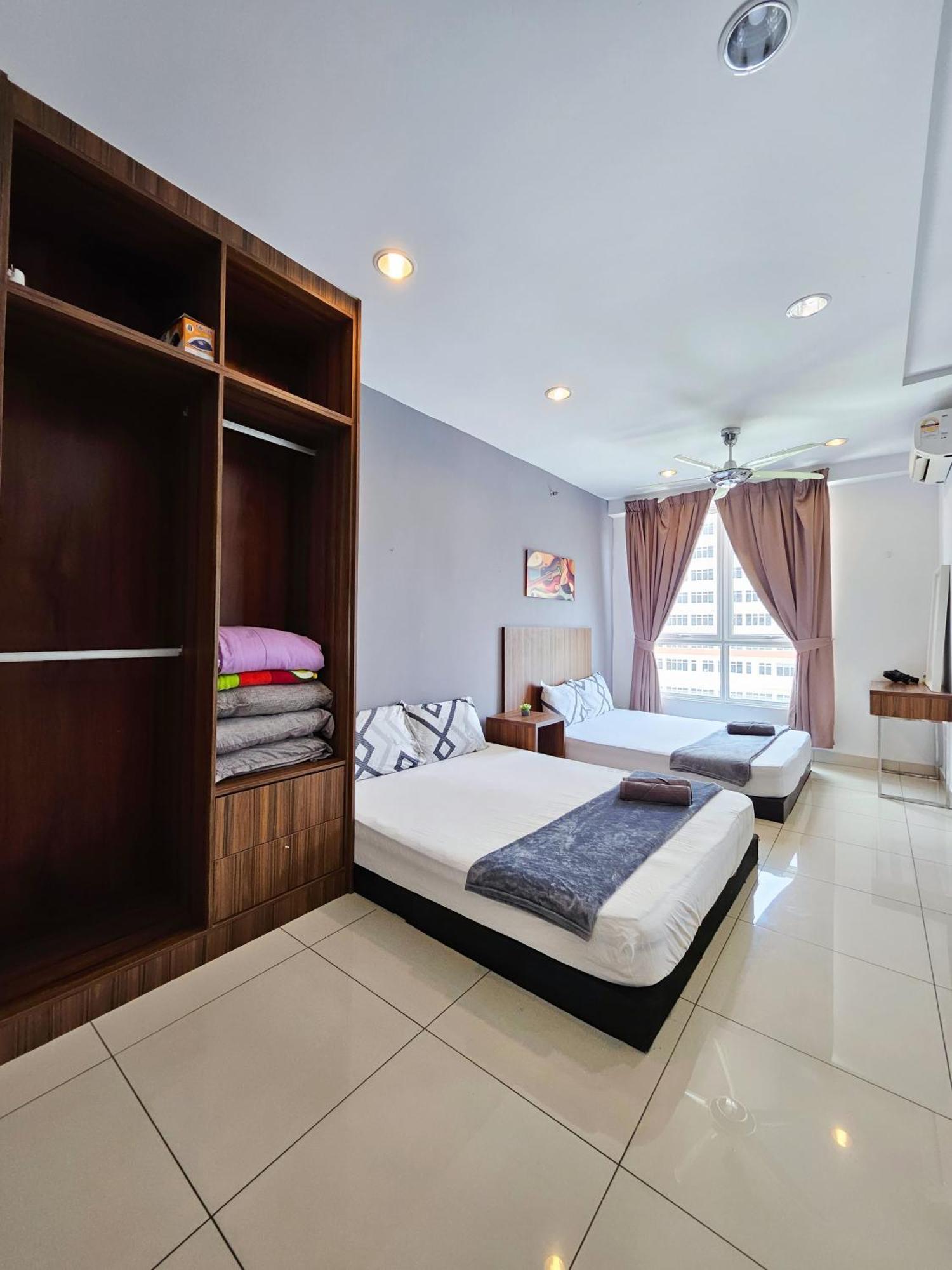 Mansion One By Sky Hive *